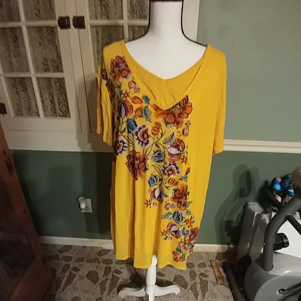 Short sleeve top